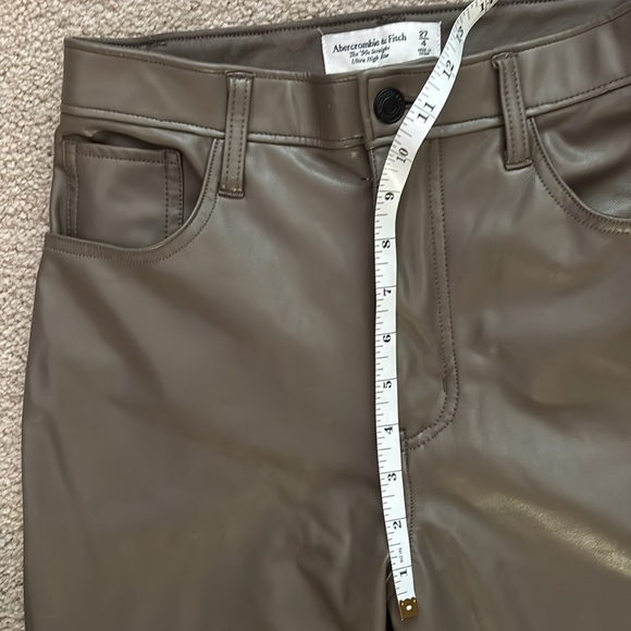 Abercrombie & Fitch: Curve Love The 90s Straight Ultra High Rise size 27 - Picture 4 of 7